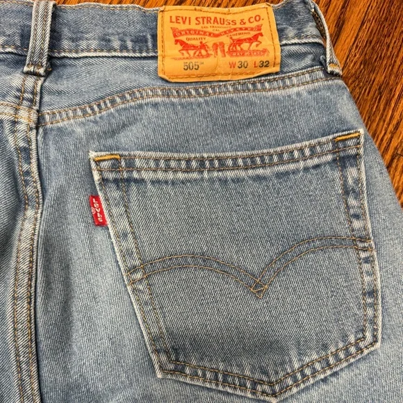 Levi’s 505 Regular Fit Light Wash Jeans Size 30x32 - Picture 4 of 5
